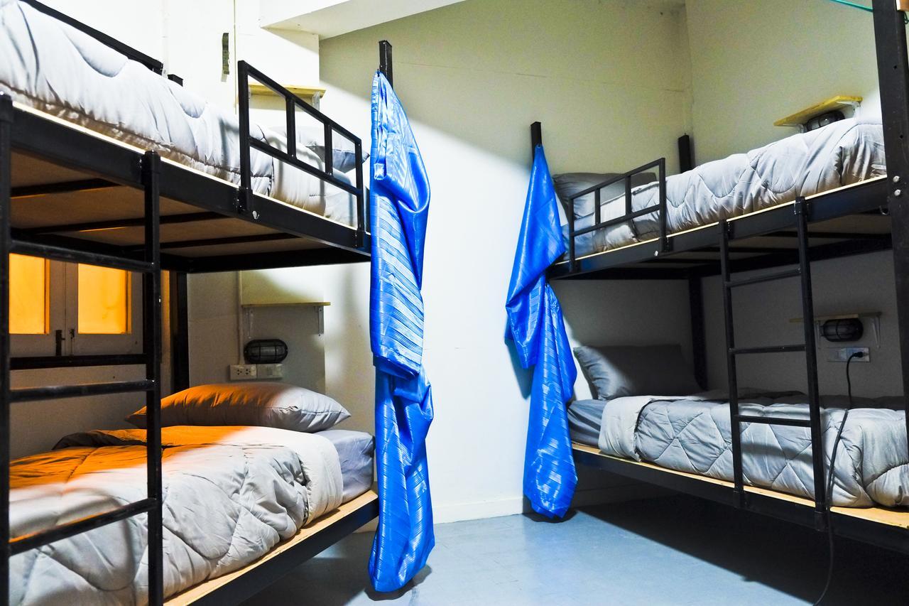 Zee Thai Hostel Бангкок Экстерьер фото