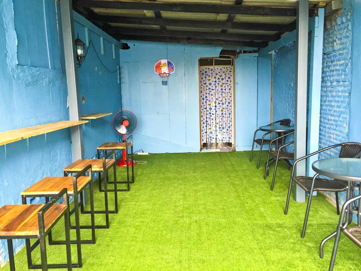 Zee Thai Hostel Бангкок Экстерьер фото