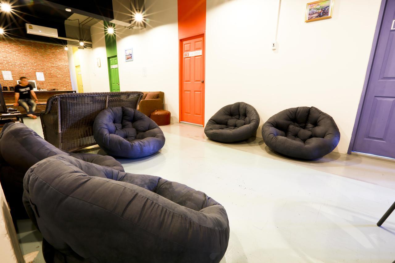 Zee Thai Hostel Бангкок Экстерьер фото