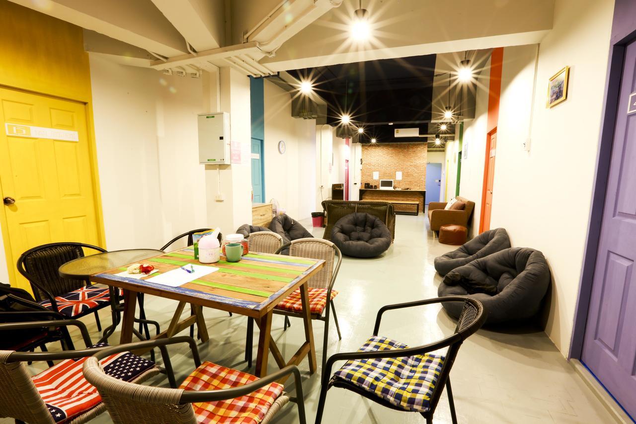 Zee Thai Hostel Бангкок Экстерьер фото