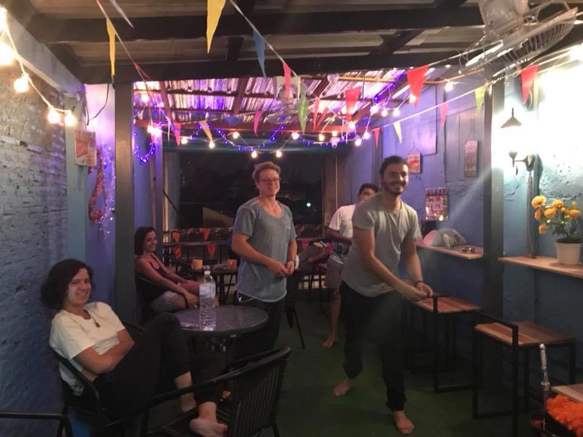 Zee Thai Hostel Бангкок Экстерьер фото