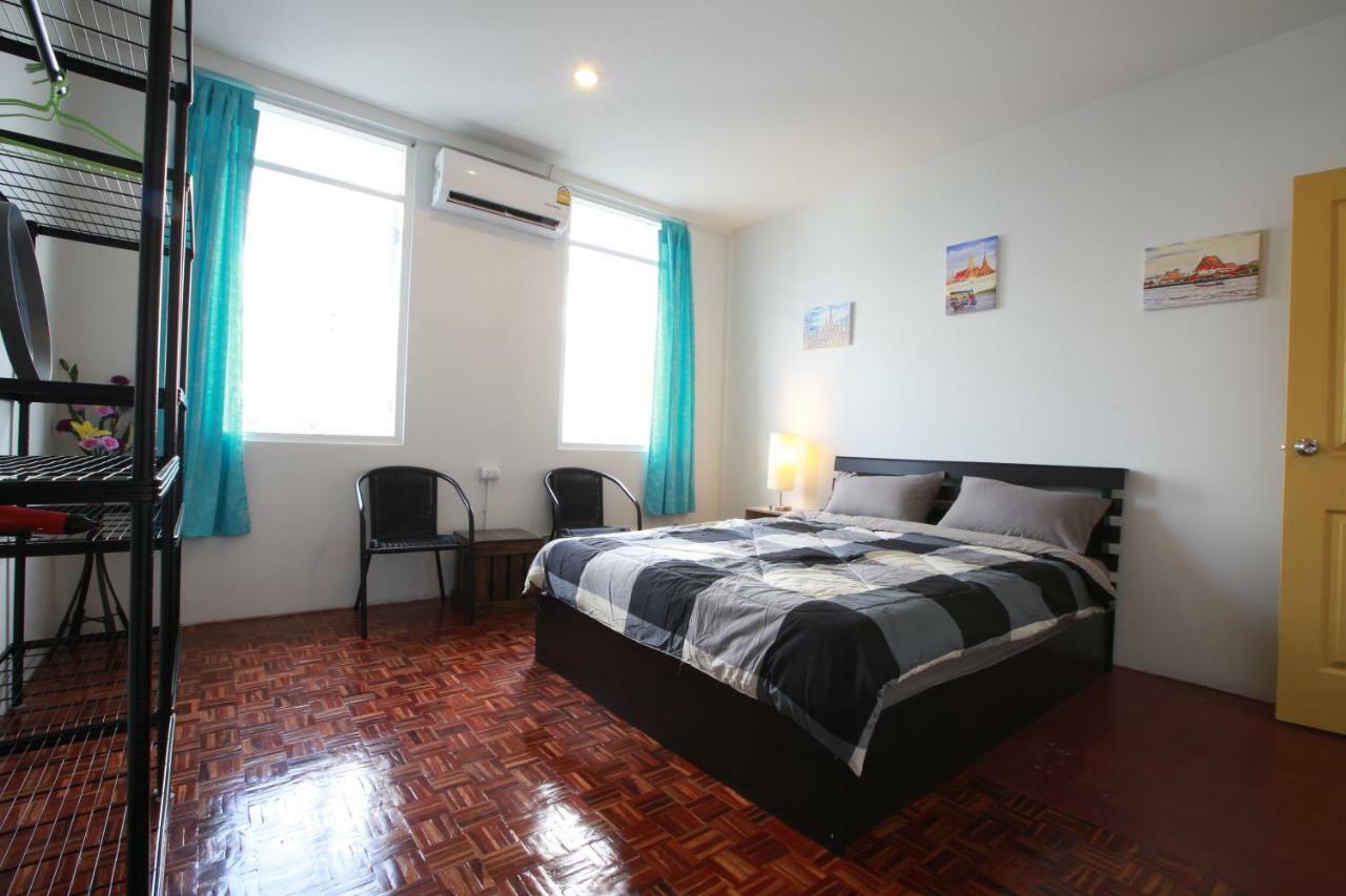 Zee Thai Hostel Бангкок Экстерьер фото