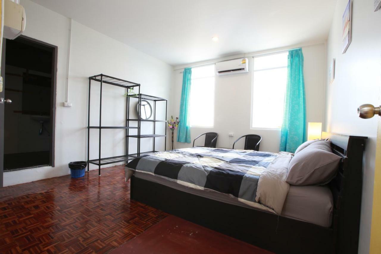 Zee Thai Hostel Бангкок Экстерьер фото