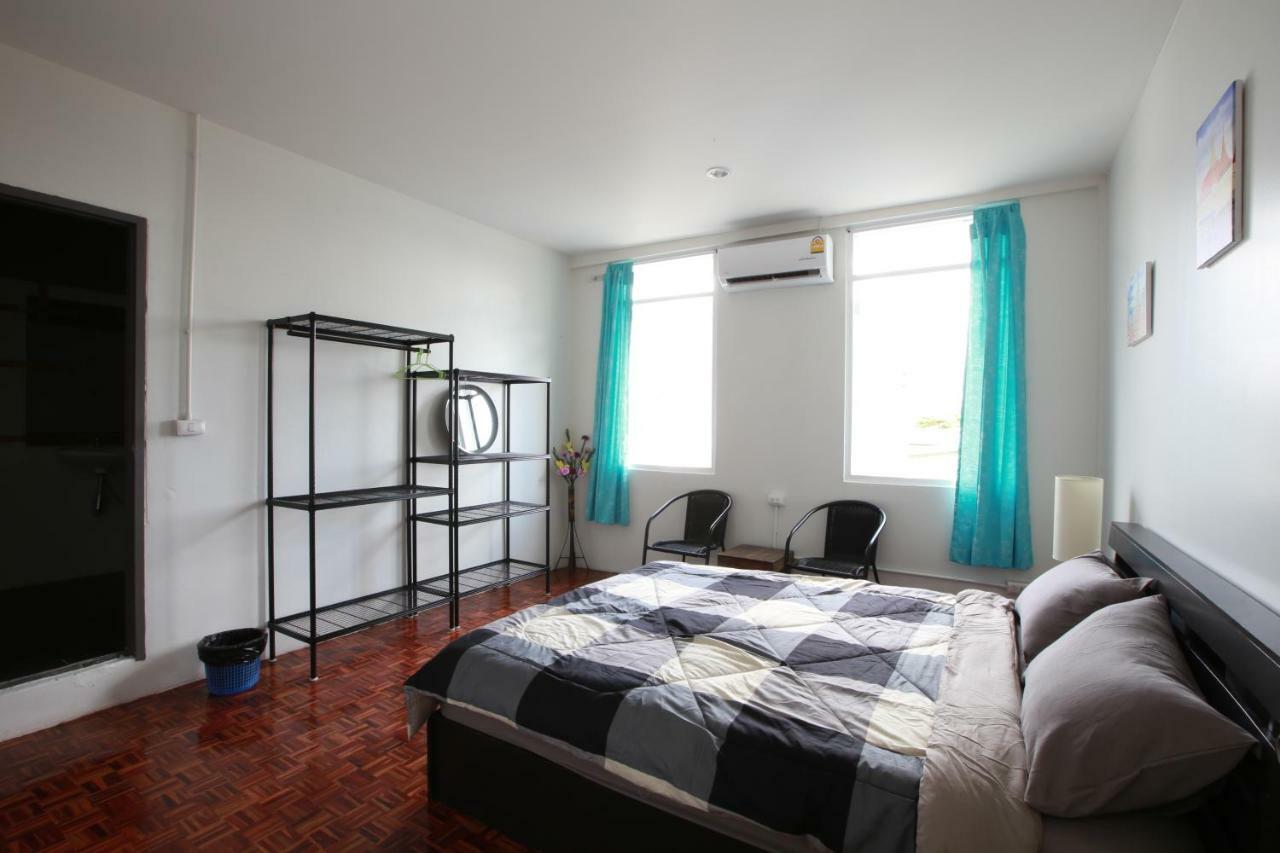 Zee Thai Hostel Бангкок Экстерьер фото
